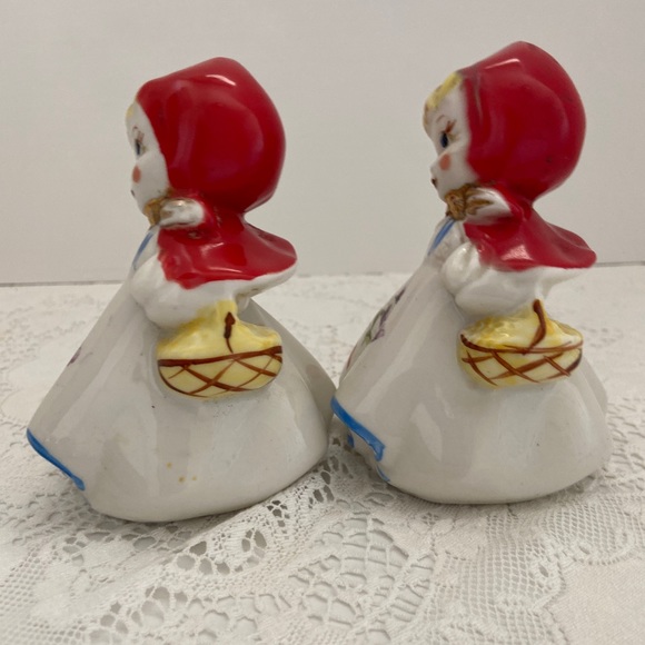 Vintage 1940 MCM Hull Little Red Riding Hood Salt & Pepper Shakers - Picture 3 of 5